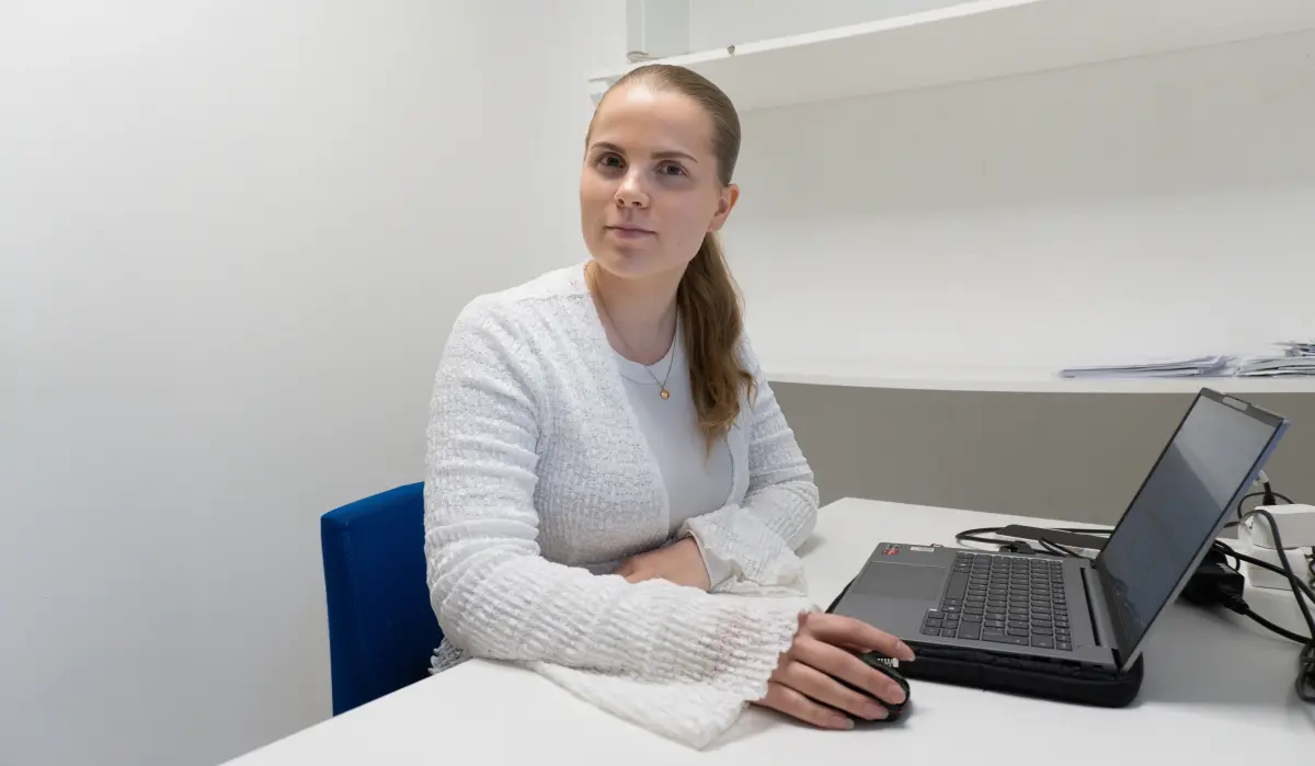 Ellen työpöydällä